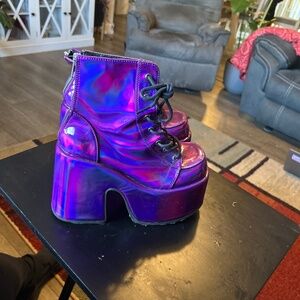 Demonia Camel 203